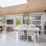 Einari - 500m From The Sea By Interhome *