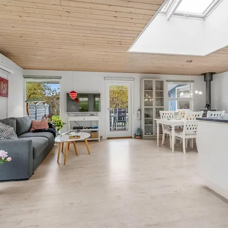 Dom wakacyjny Einari - 500m From The Sea By Interhome *